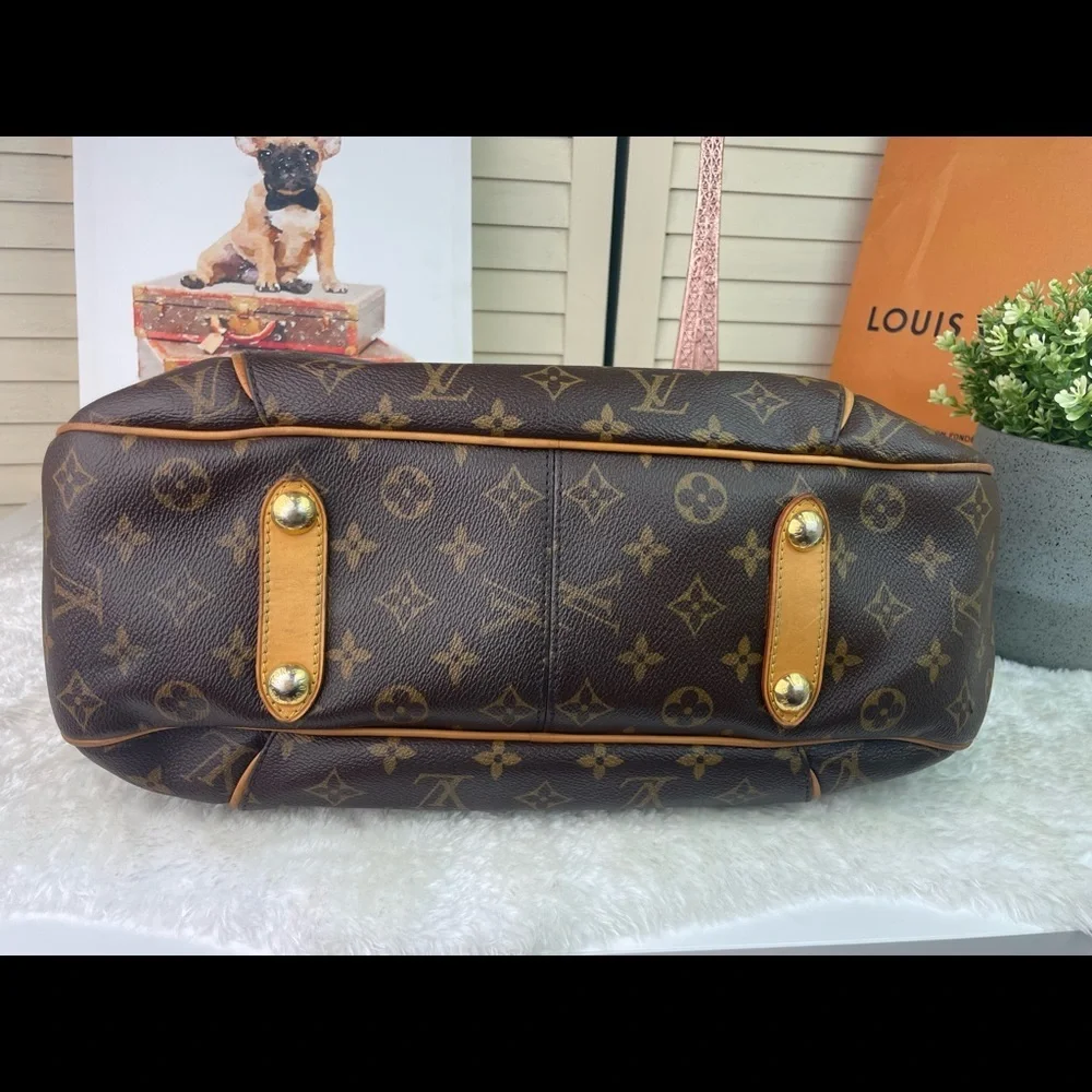 Louis Vuitton Galleria - Picture 6 of 16